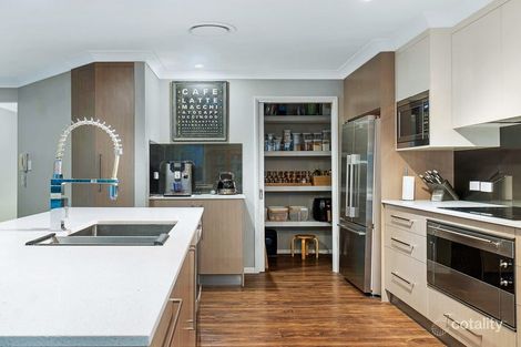 Property photo of 5 Toorak Place Forest Lake QLD 4078