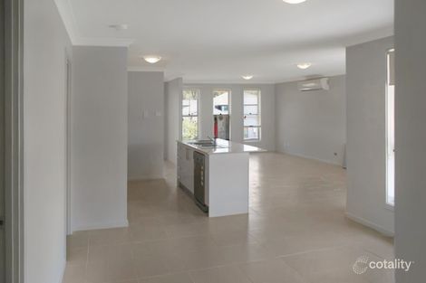 Property photo of 7 Wigeon Chase Cameron Park NSW 2285