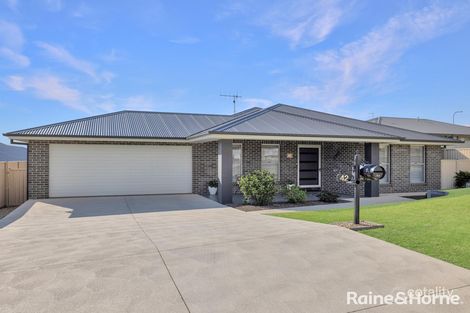 Property photo of 42 Newlands Crescent Kelso NSW 2795