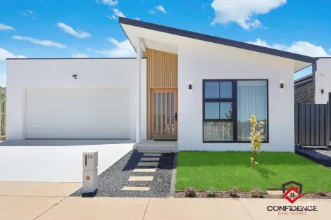36 Pat Lovell Cres, Whitlam, ACT 2615