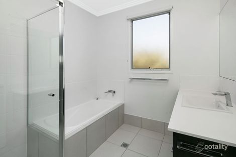 8 Parramatta St, Manly, QLD 4179