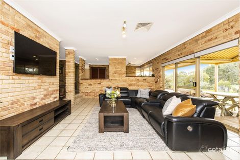 Property photo of 2 Leahy Court Leeming WA 6149