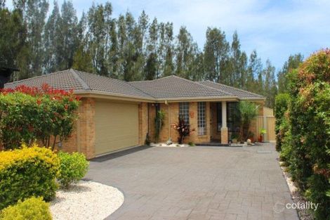 Property photo of 3/35 James Foster Drive Black Head NSW 2430