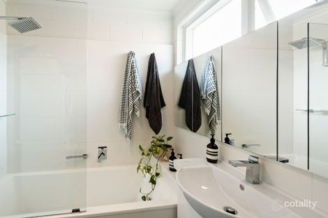 Property photo of 16/23 Roydon Street Hampton East VIC 3188