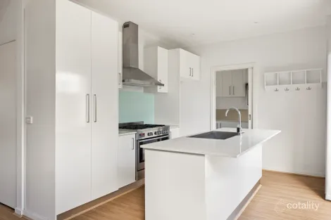Property photo of 2/8 Rosshire Road Newport VIC 3015