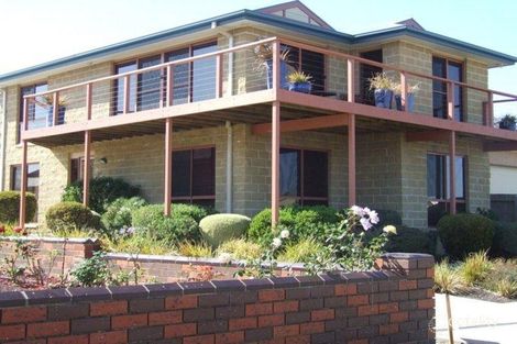 1/78 Back Beach Rd, San Remo, VIC 3925