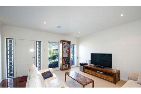 Property photo of 3 Neumayer Place Newport VIC 3015