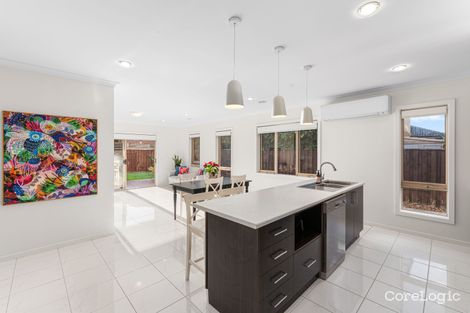 Property photo of 40 Huntingfield Drive South Morang VIC 3752