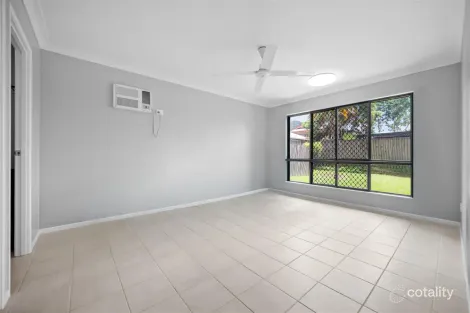 Property photo of 5 Hillman Place Bentley Park QLD 4869