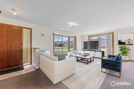 Property photo of 9 Naples Way Pakenham VIC 3810