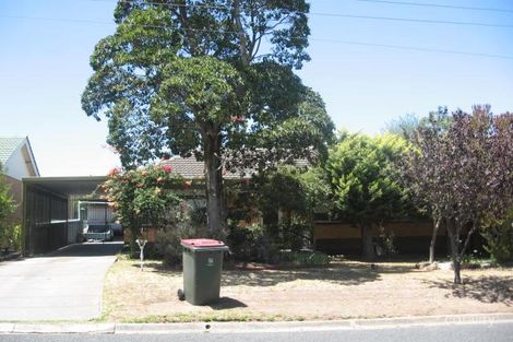 33 Hampshire Cres, Valley View, SA 5093