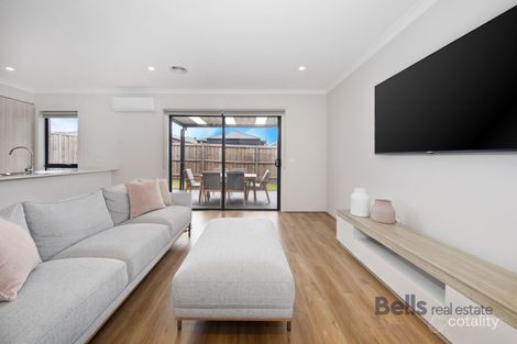Property photo of 11 Turin Avenue Deanside VIC 3336