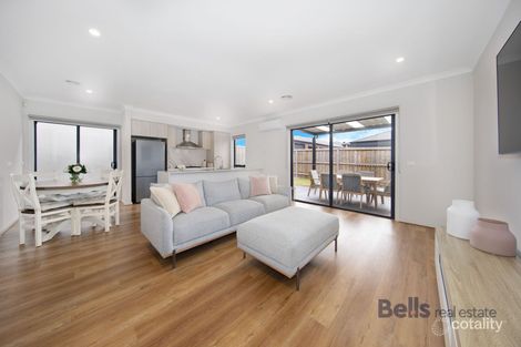 Property photo of 11 Turin Avenue Deanside VIC 3336
