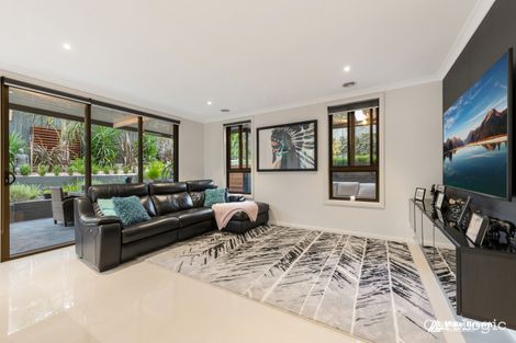 Property photo of 8 Peppermint Court Montrose VIC 3765