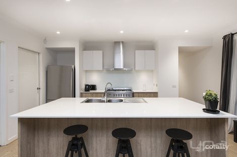 Property photo of 9 Jade Crescent Cobblebank VIC 3338