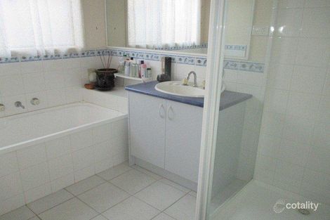 Property photo of 18 Nyarrin Place Cranbourne West VIC 3977