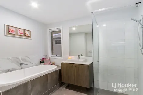 Property photo of 34 Brooks Close Mango Hill QLD 4509