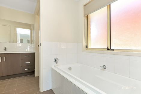 Property photo of 19 Overlander Way Smithfield SA 5114