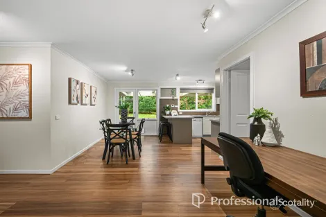 Property photo of 2 Drummond Road Seville VIC 3139