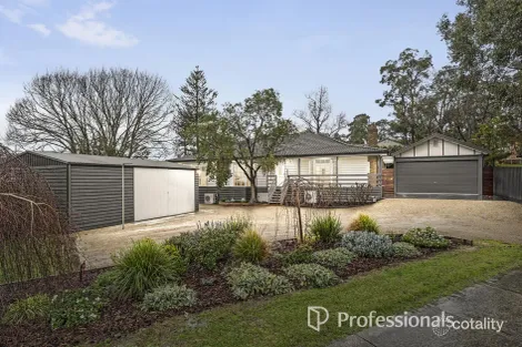 Property photo of 2 Drummond Road Seville VIC 3139