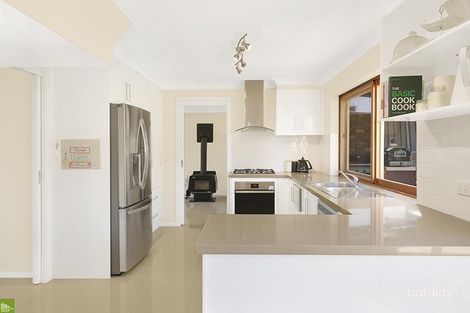 Property photo of 20 Coral Crescent Unanderra NSW 2526