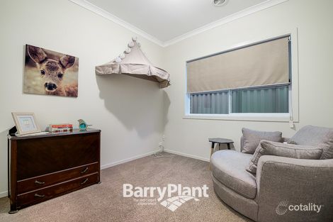 Property photo of 13 Inspiration Circuit Pakenham VIC 3810