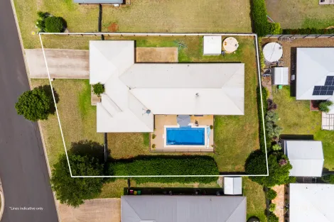 Property photo of 32 Kalimna Drive Highfields QLD 4352