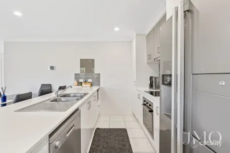 Property photo of 2 Pindar Avenue Ormeau QLD 4208