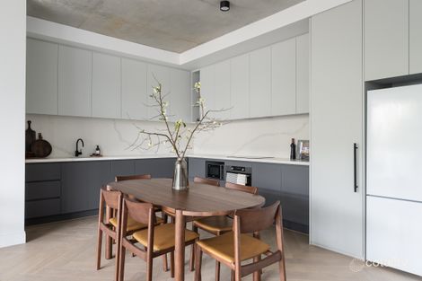 Property photo of 32 Kokaribb Road Carnegie VIC 3163