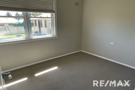 Property photo of 10 Townsend Place Mount Austin NSW 2650
