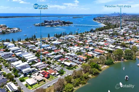 Property photo of 1/27 Eider Avenue Paradise Point QLD 4216