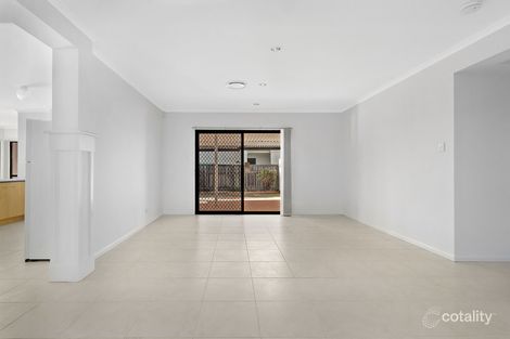 Property photo of 19 Benjamin Place Sinnamon Park QLD 4073