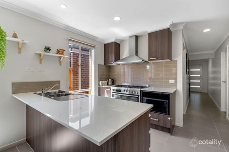 Property photo of 41 Rosette Parade Mickleham VIC 3064