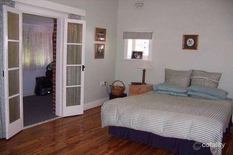 Property photo of 43 Macleay Street Turvey Park NSW 2650