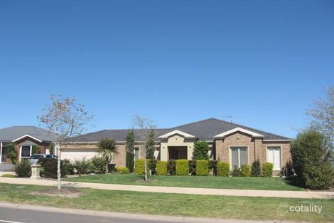 7 Cresthaven Bvd, Berwick, VIC 3806