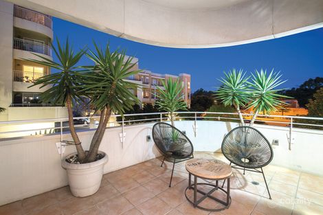 4/3 Seisman Pl, Port Melbourne, VIC 3207