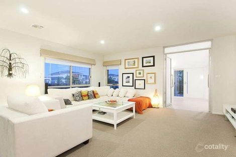 Property photo of 34 Nullarbor Avenue Franklin ACT 2913