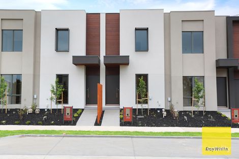 195 Waterhaven Bvd, Point Cook, VIC 3030