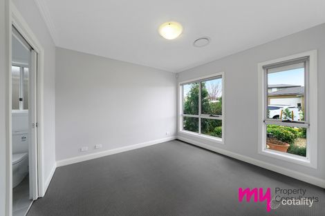 Property photo of 3 Peck Close Oran Park NSW 2570