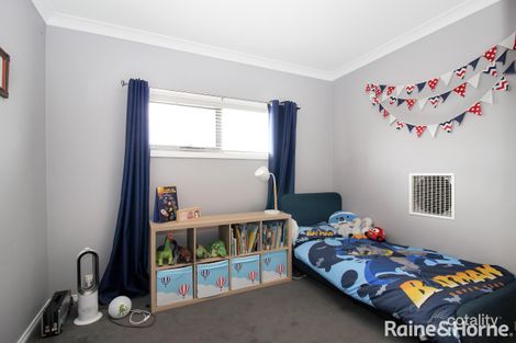 Property photo of 11 Palm Court Jerrabomberra NSW 2619