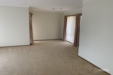 Property photo of 18 Cottswold Avenue Narre Warren VIC 3805