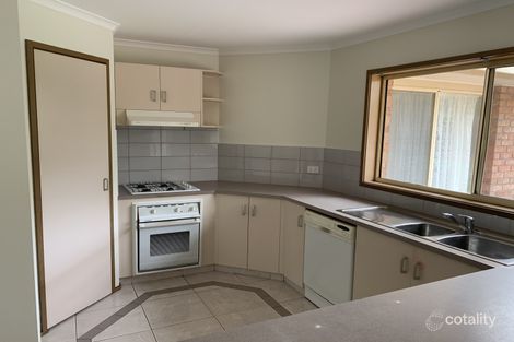 Property photo of 18 Cottswold Avenue Narre Warren VIC 3805
