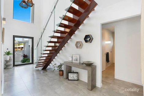 Property photo of 23 Pearl Key Broadbeach Waters QLD 4218