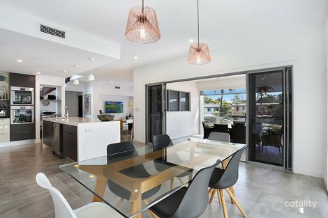 Property photo of 23 Pearl Key Broadbeach Waters QLD 4218