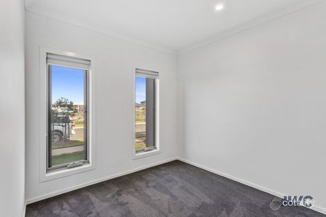 Property photo of 6 Leafy Road Werribee VIC 3030
