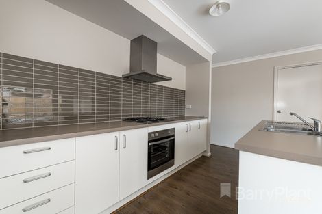 Property photo of 2 Hurdle Street Clyde North VIC 3978