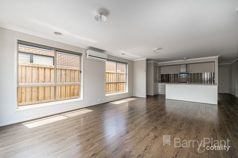 Property photo of 2 Hurdle Street Clyde North VIC 3978