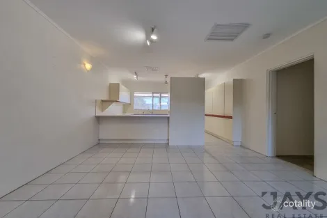 Property photo of 8 Clarke Street Mornington QLD 4825