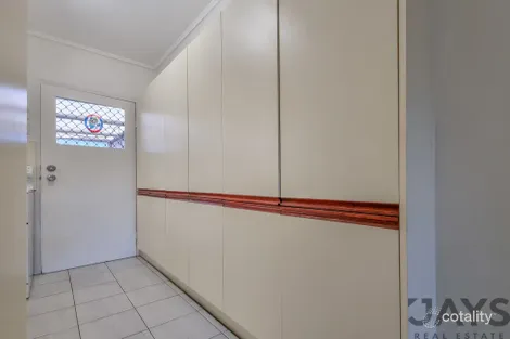 Property photo of 8 Clarke Street Mornington QLD 4825