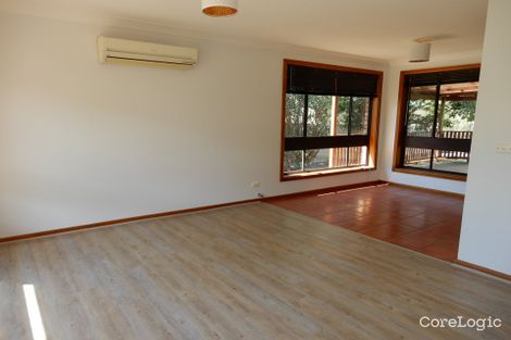 Property photo of 12 Alverstoke Close Bomaderry NSW 2541